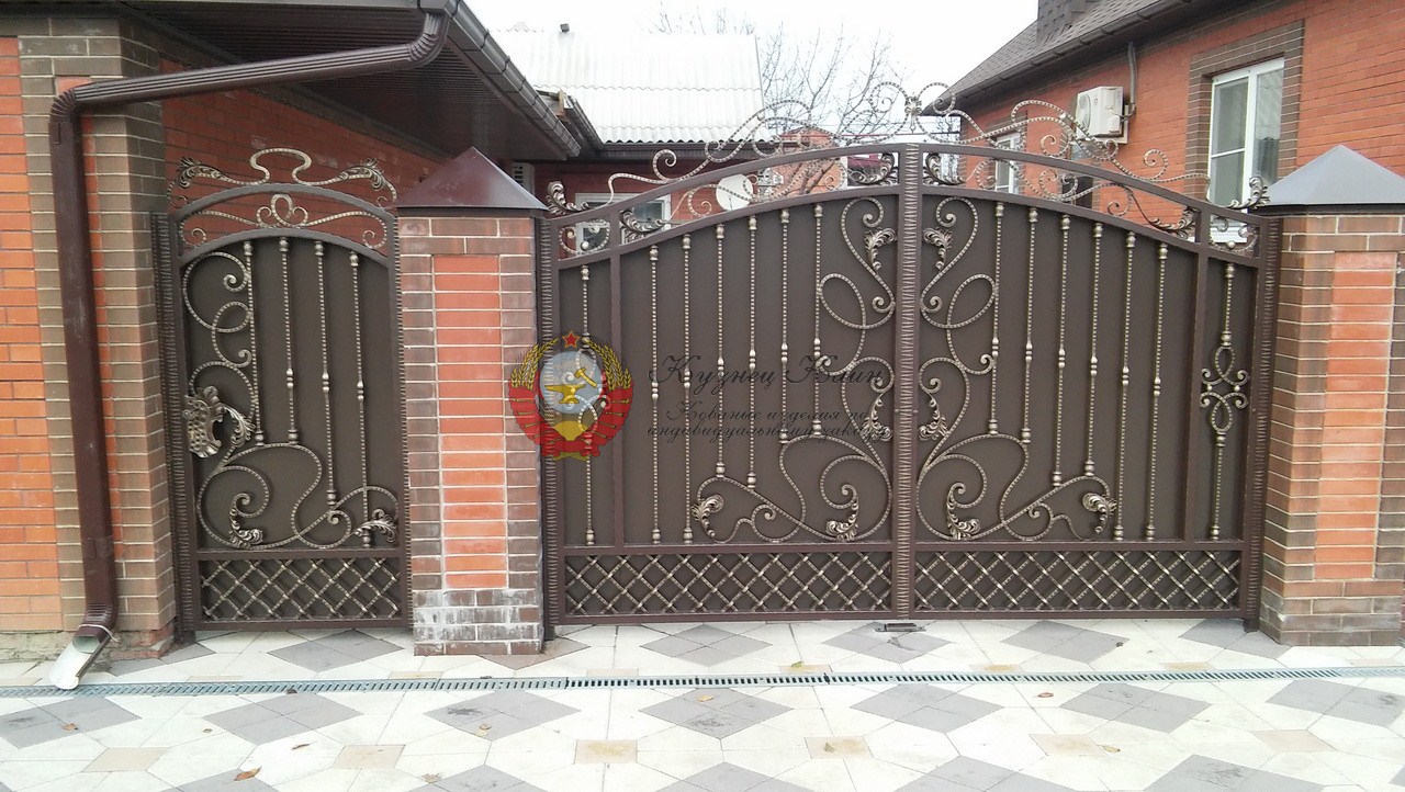 Ворота кованые с аркой