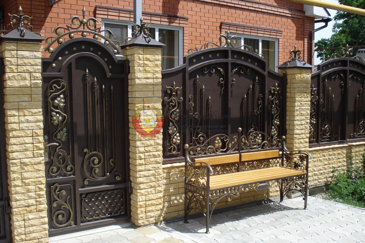 Кованый парадный вход