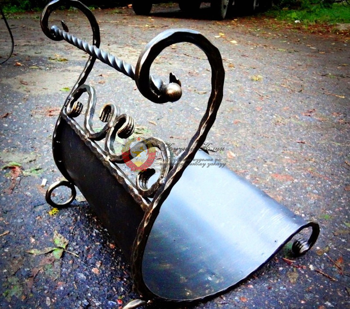 Дровница кованая с боковой загрузкой