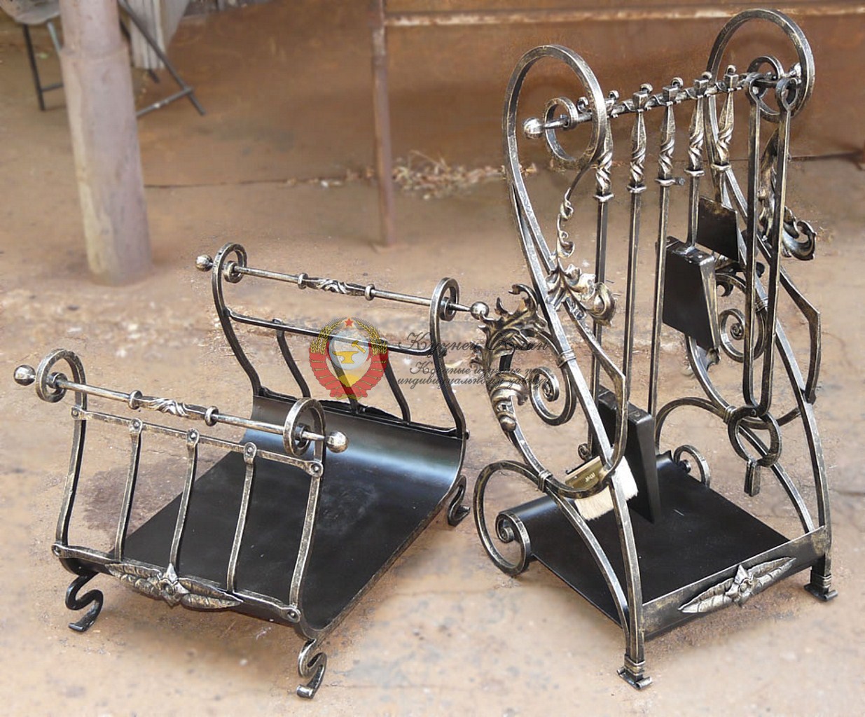 Кованая дровница и коплект для беседки