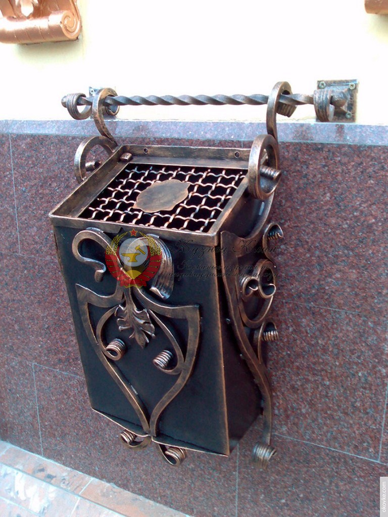 Урна кованая подвесная