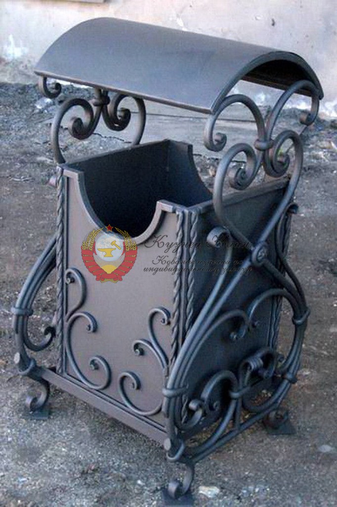 Урна кованая с крышей домик