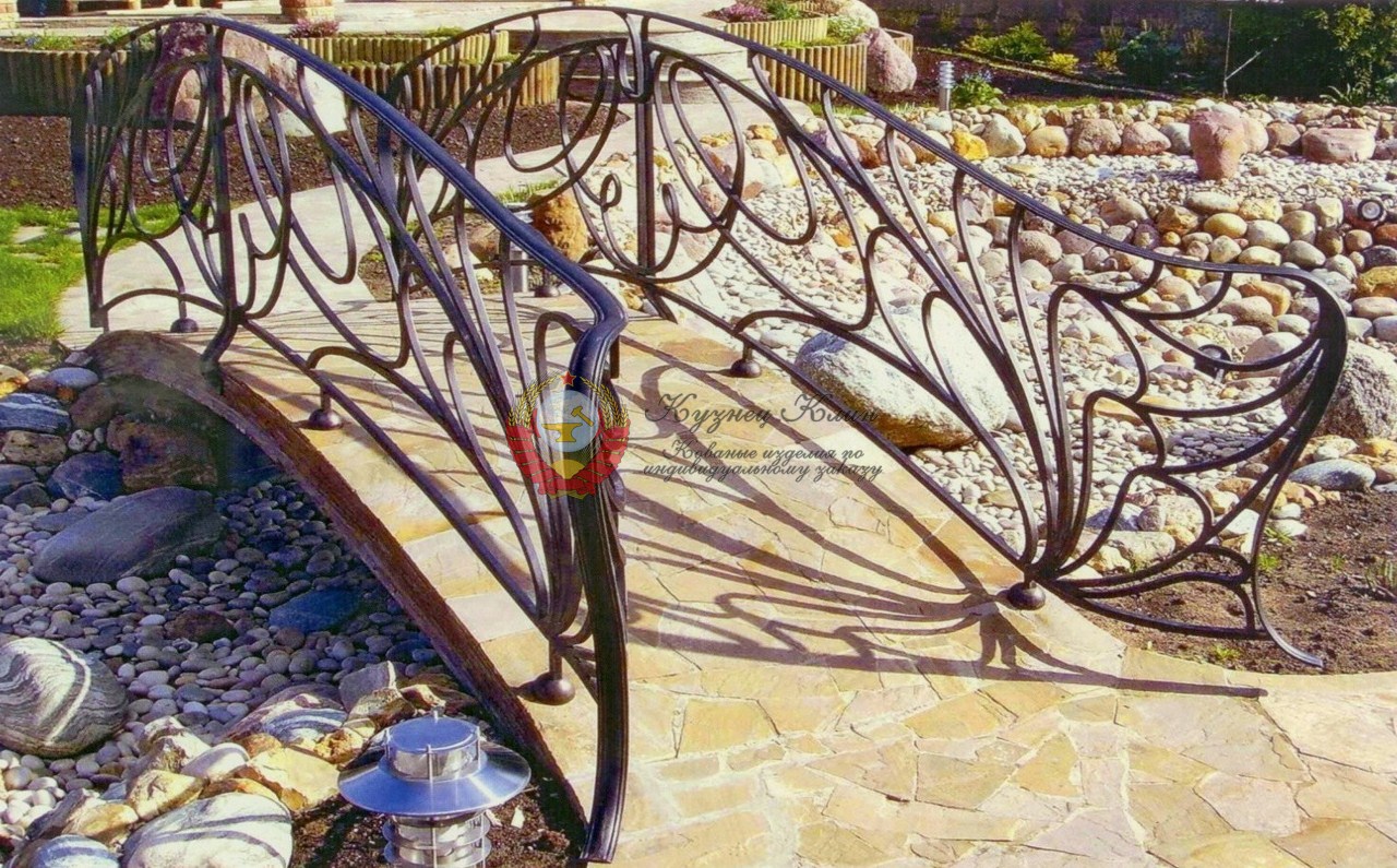 Кованый мостик модерн