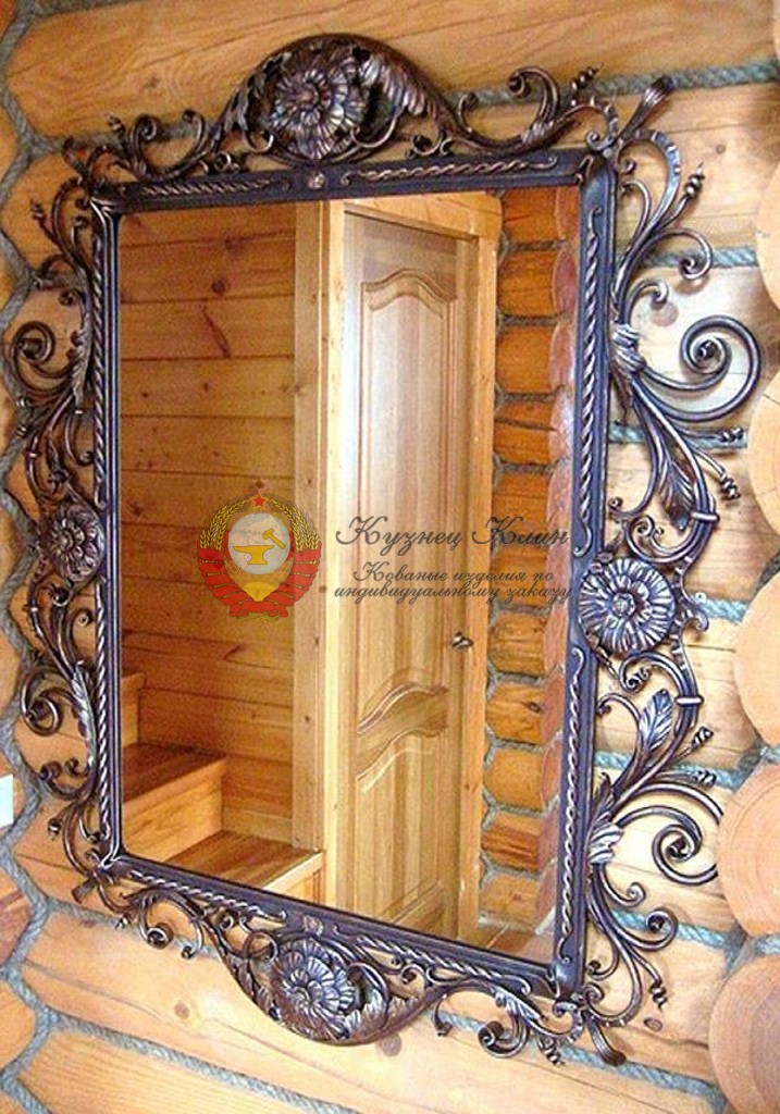 Кованое зеркало в окладе