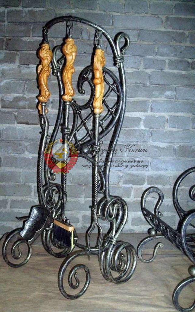 Кованые кочерга савок и щетка с деревянными ручками