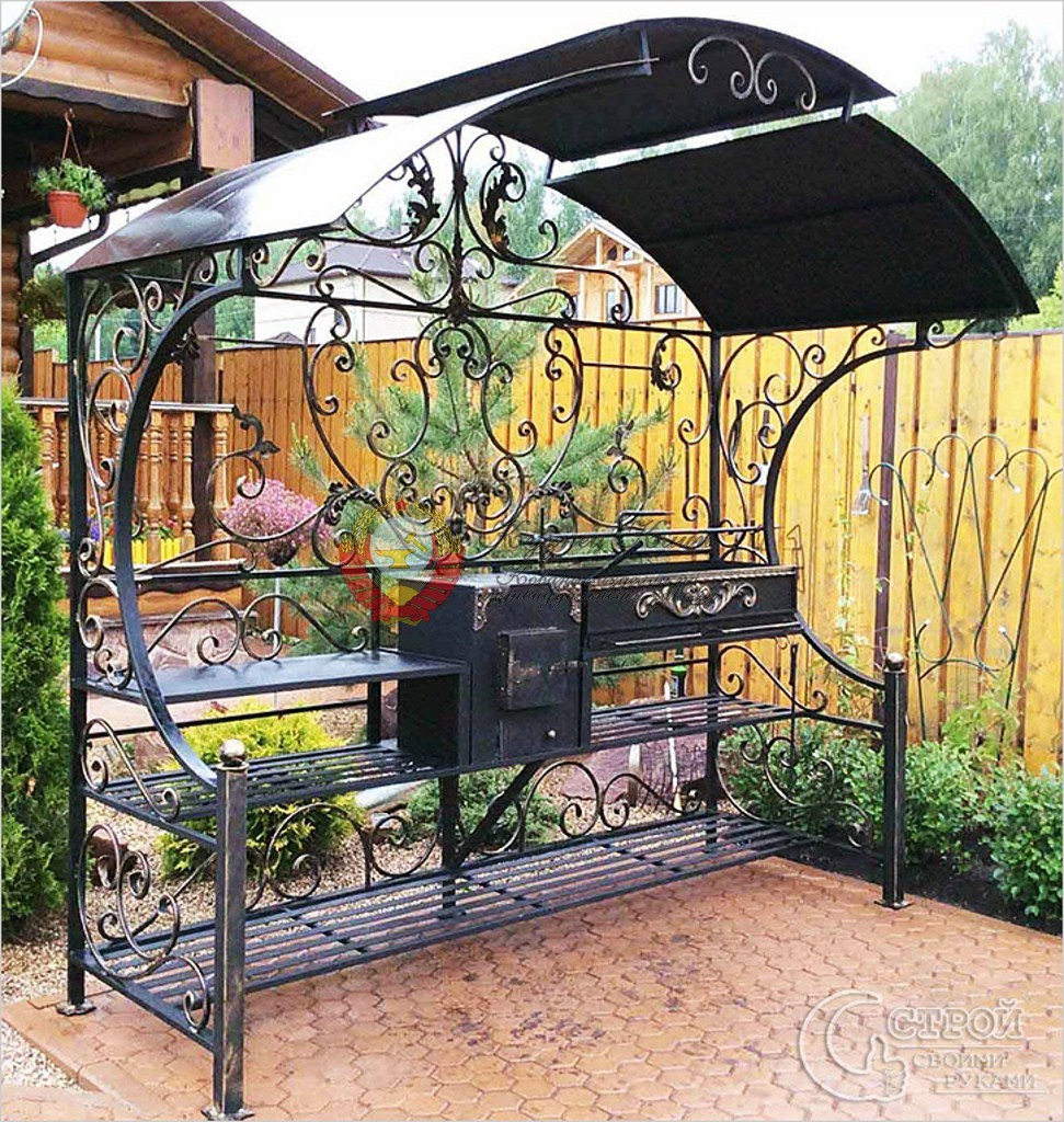 Кованый мангал с крышей и печкой