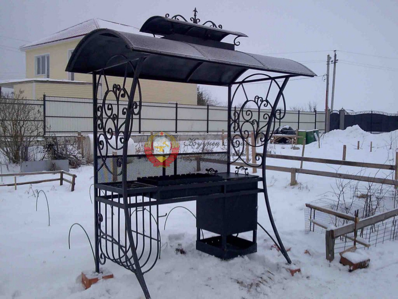 Кованый мангальный комплекс