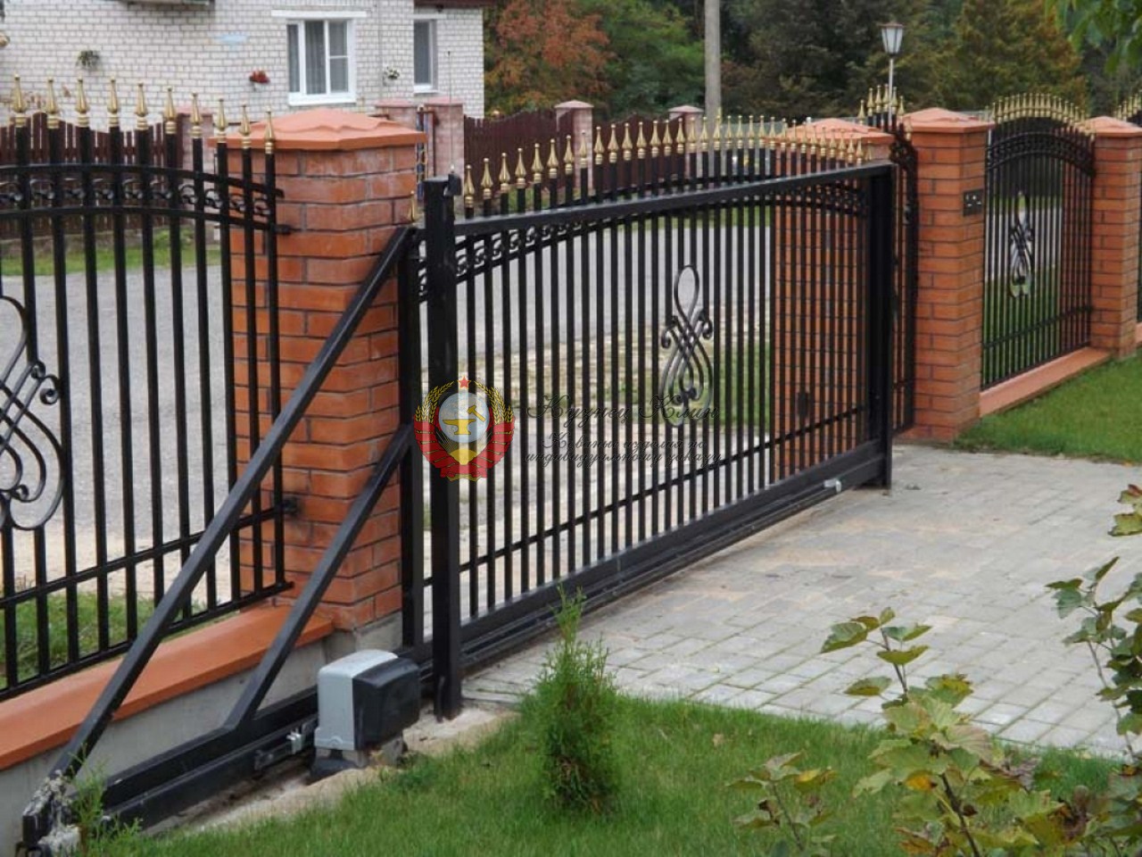 Ворота кованые откатные с пиками