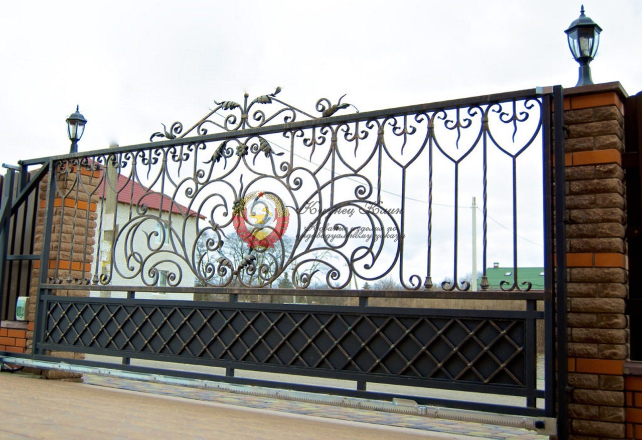 Кованые откатные ворота дизайнерские