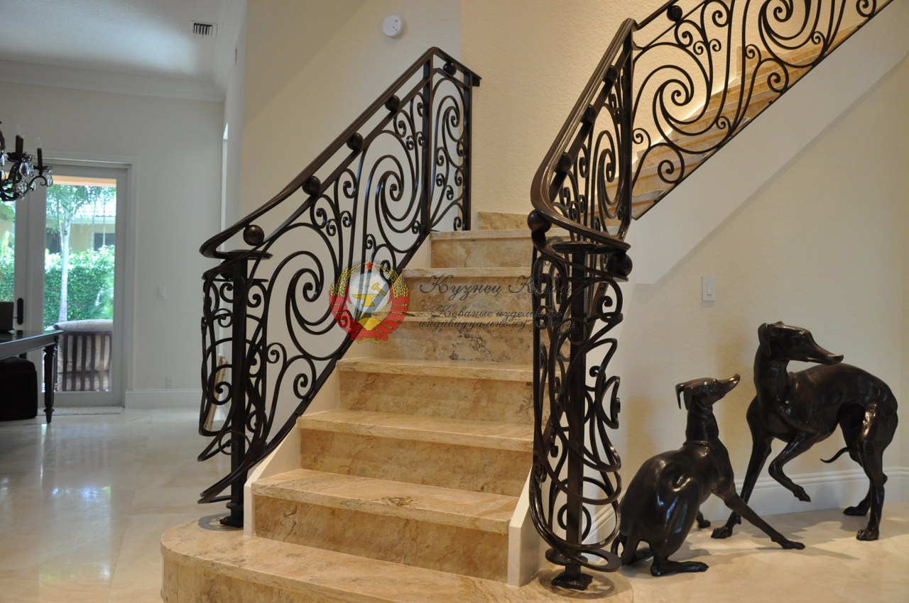 Кованые перила маршевый вход