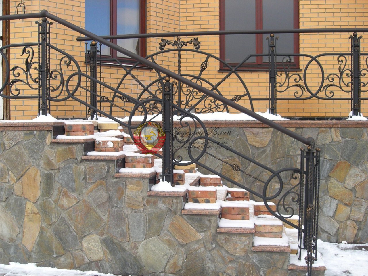 Кованые перила на улицу