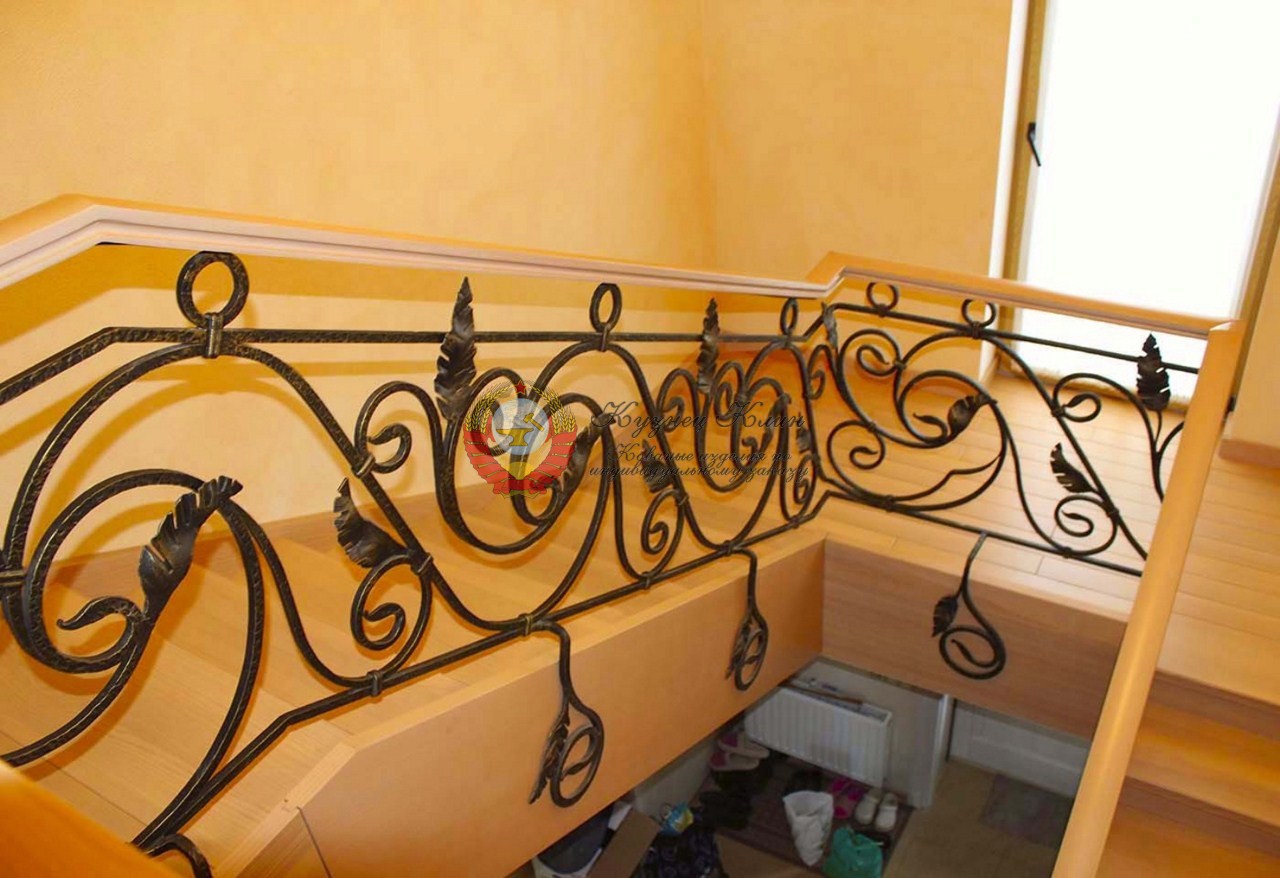 Перила кованые с листьями