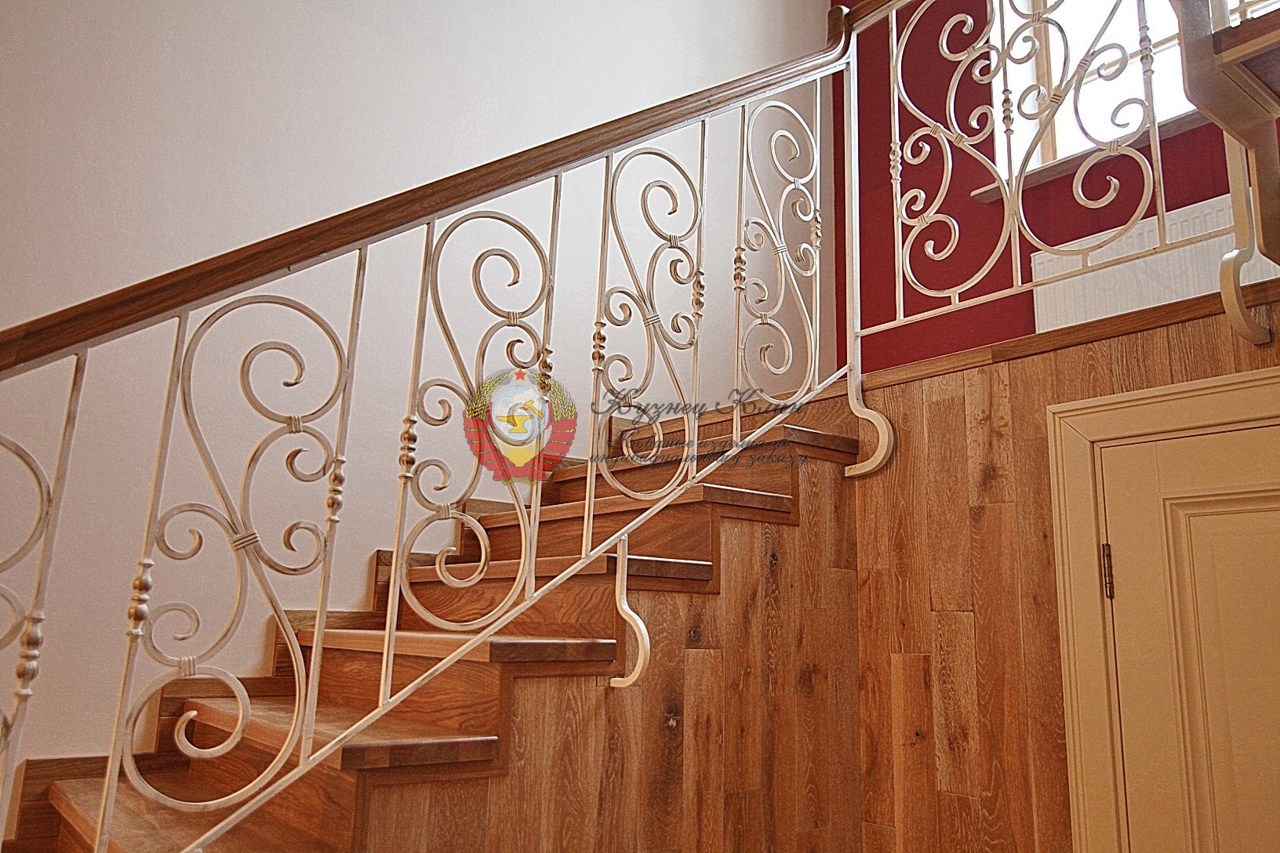 Перила строгая классика