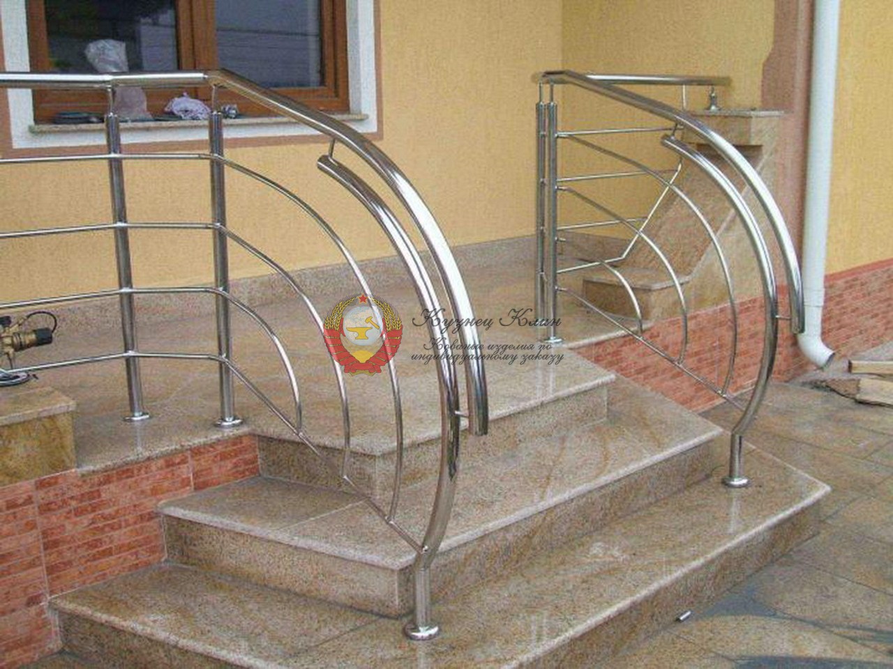 Перила из нержавейки дуга