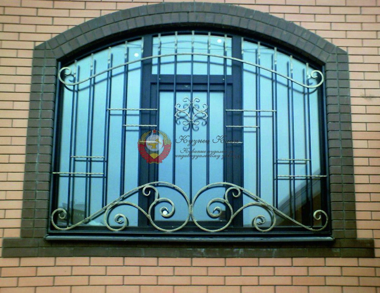 Кованая решетка арка с пиками