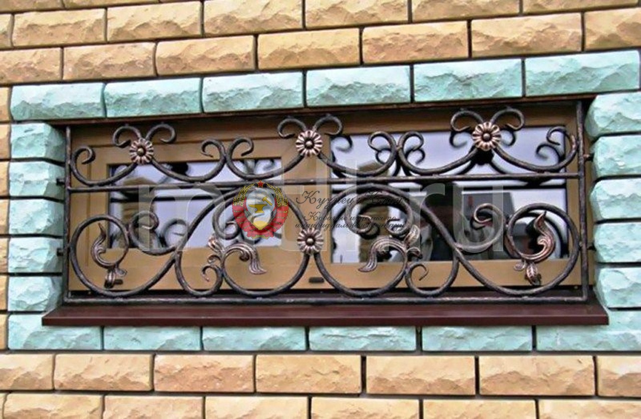 Кованая решетка с листочками