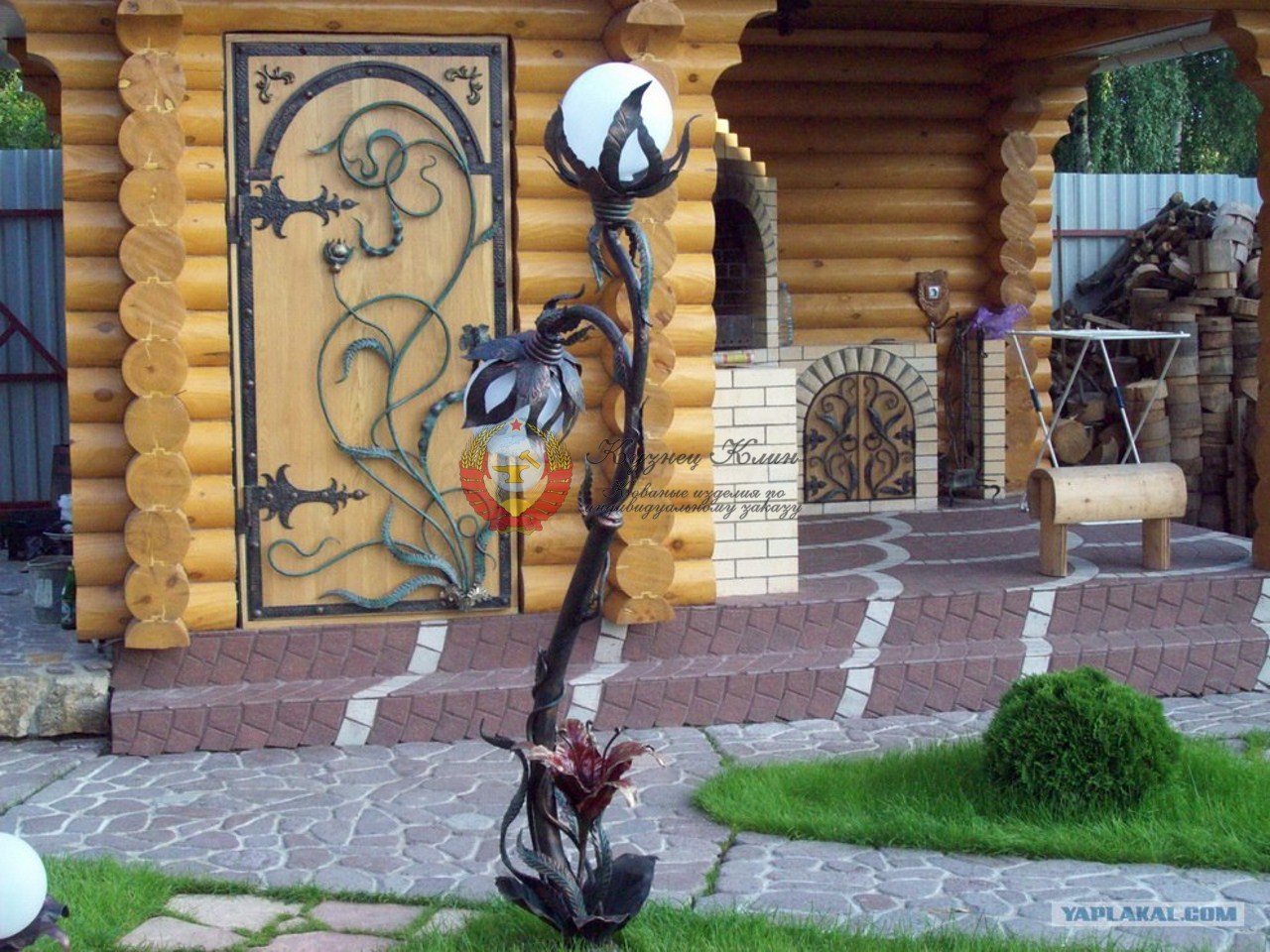 Кованый фонарь лилия