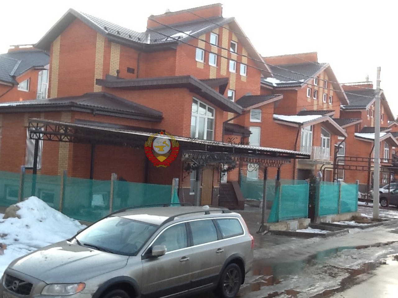 Кованый навес с металлочерепицей