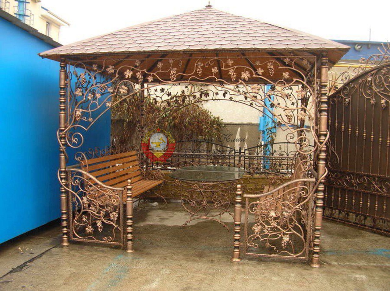 Беседка кованая для отдыха