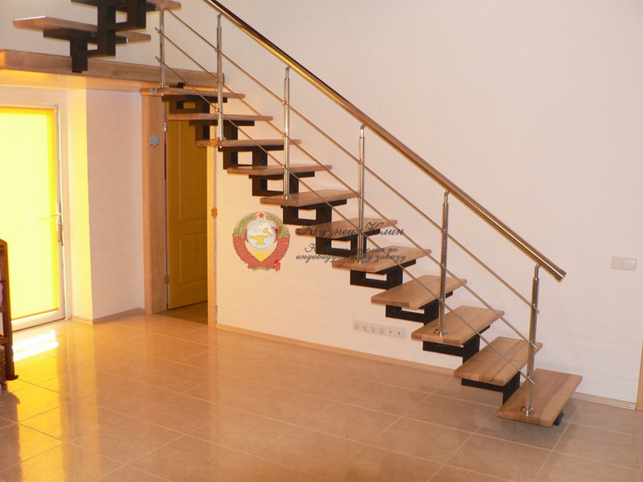 Лестница прямая на одной опоре