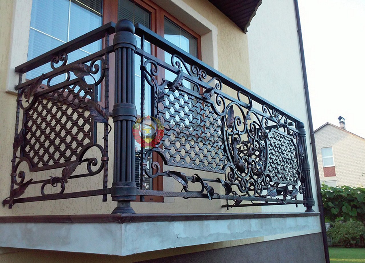 Кованое ограждение балкона
