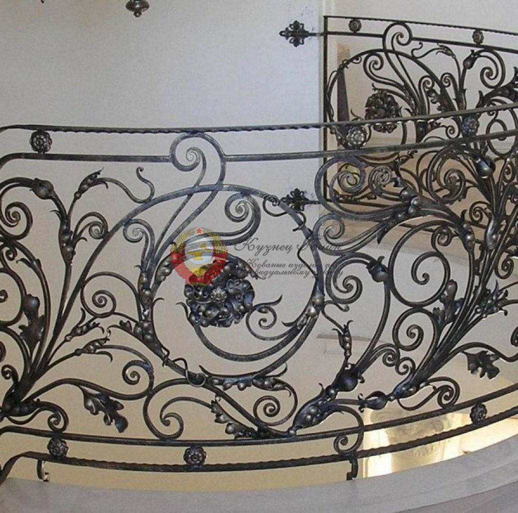 Кованое ограждения балкона