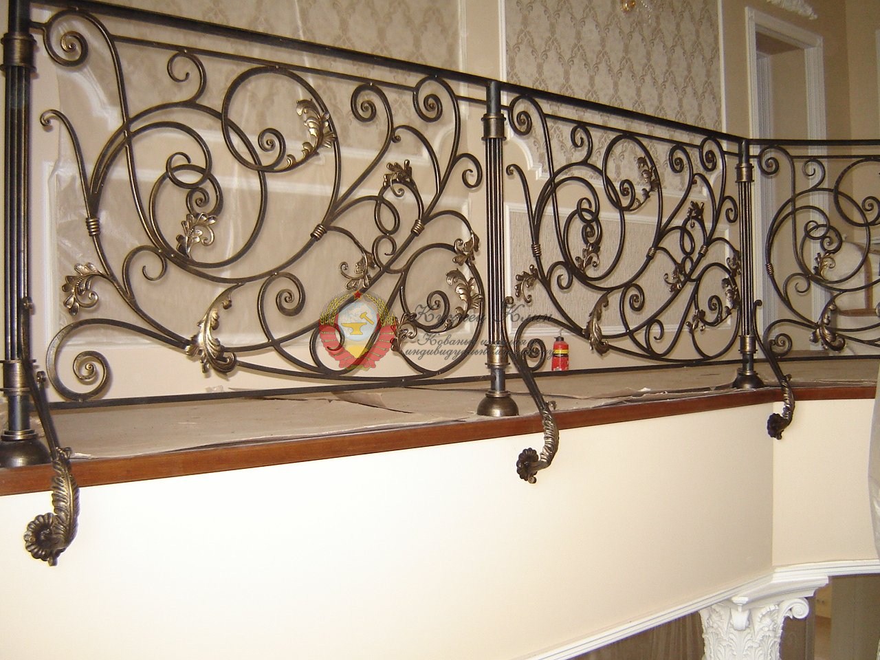 Кованые перила с боковым крепежем