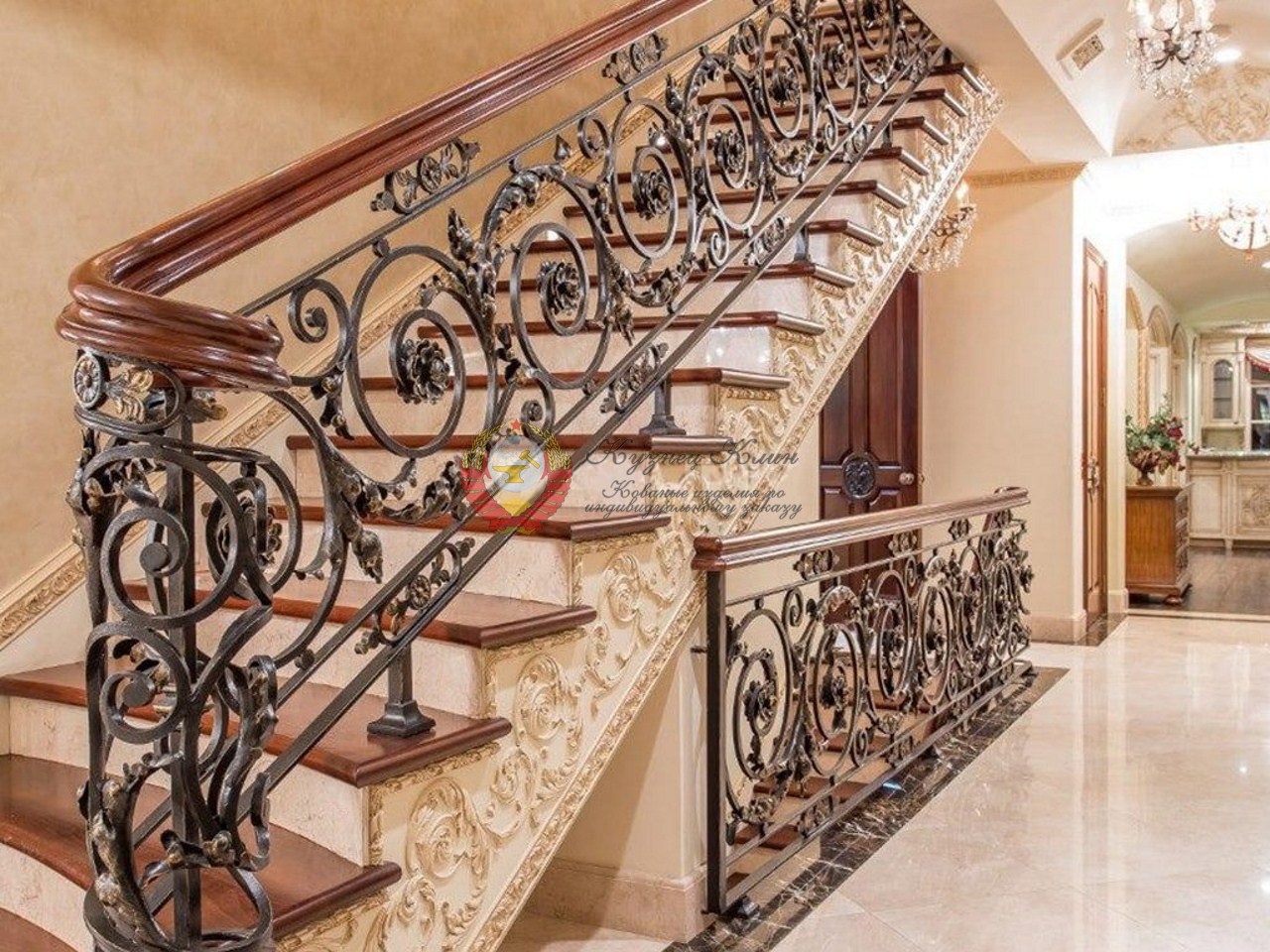 Кованые перила с винтовым приглошением