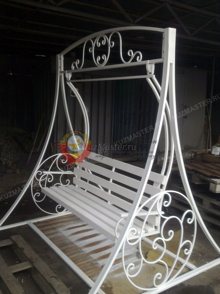 Кованые качели белые