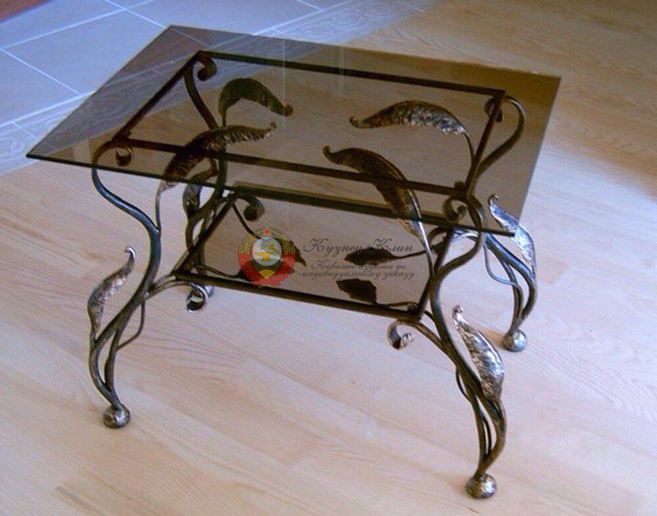 Кованый журнальный столик