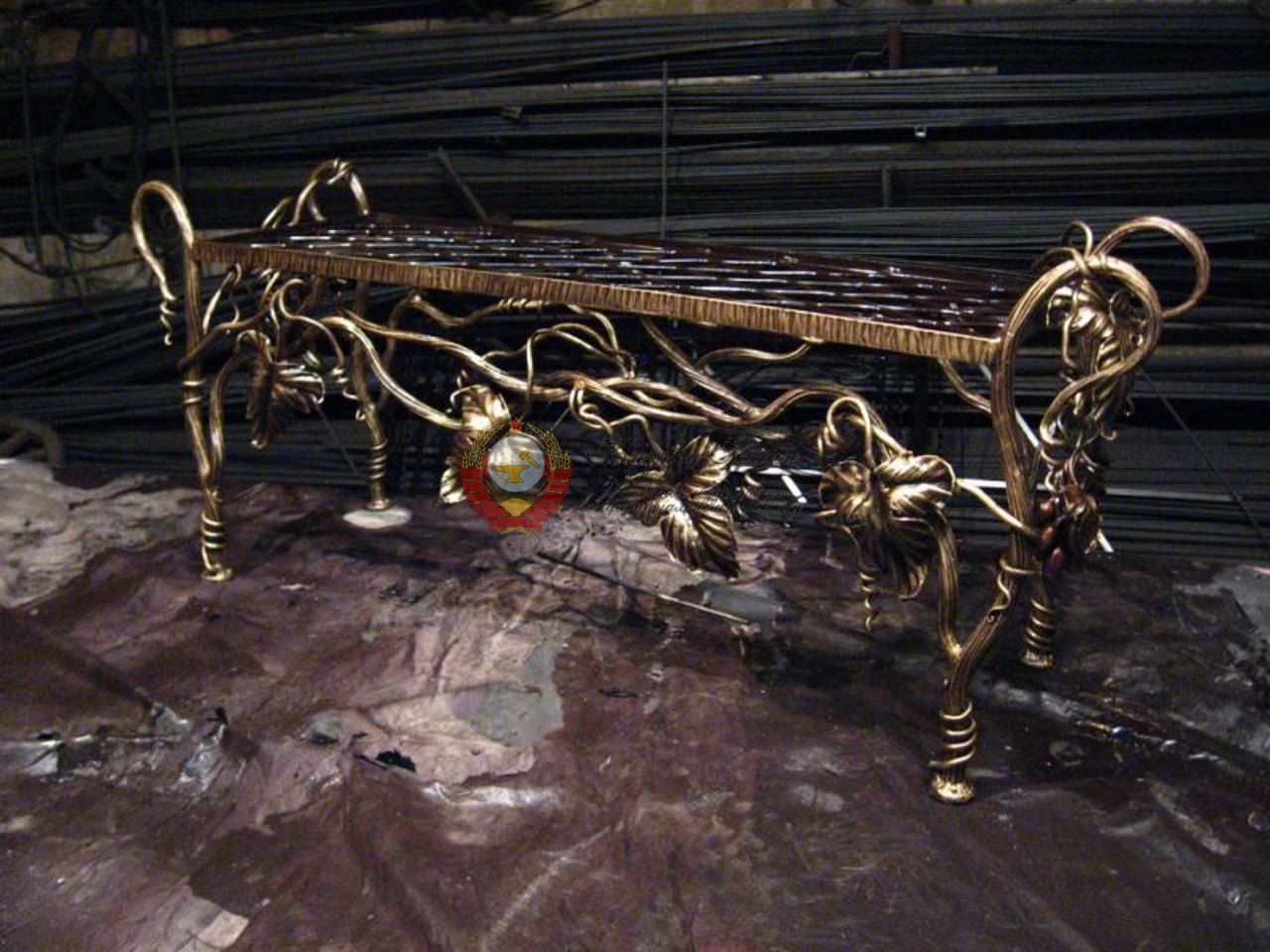 Кованый пуф в прихожую