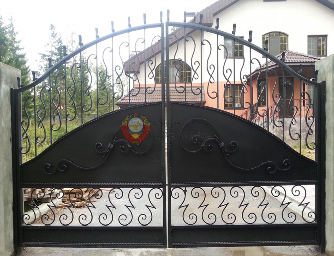 Ворота кованые садовые