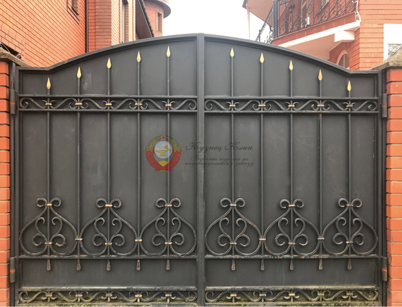 Кованые ворота с простым рисунком