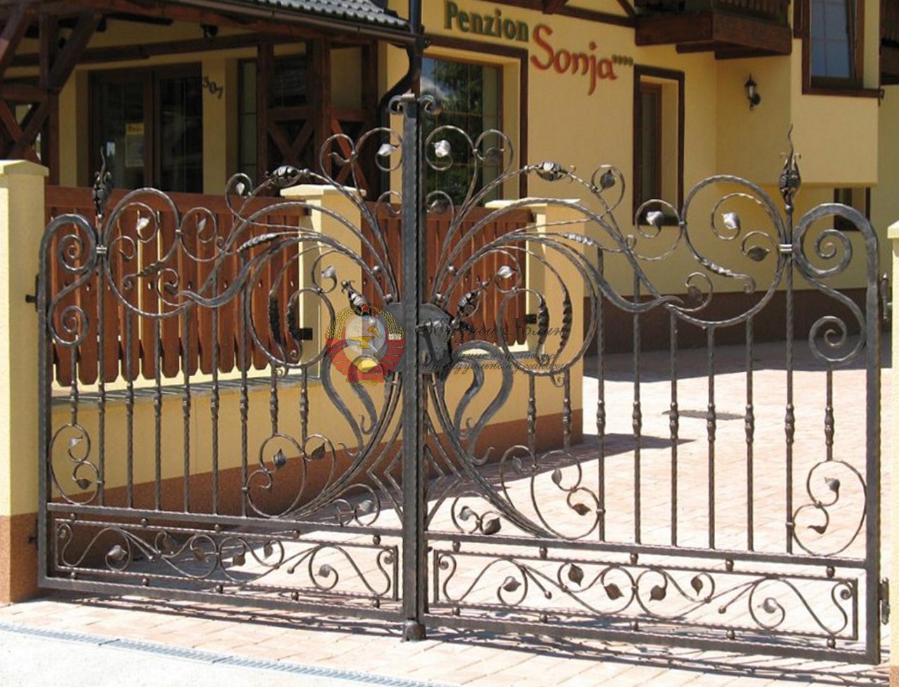 Кованые ворота садовые