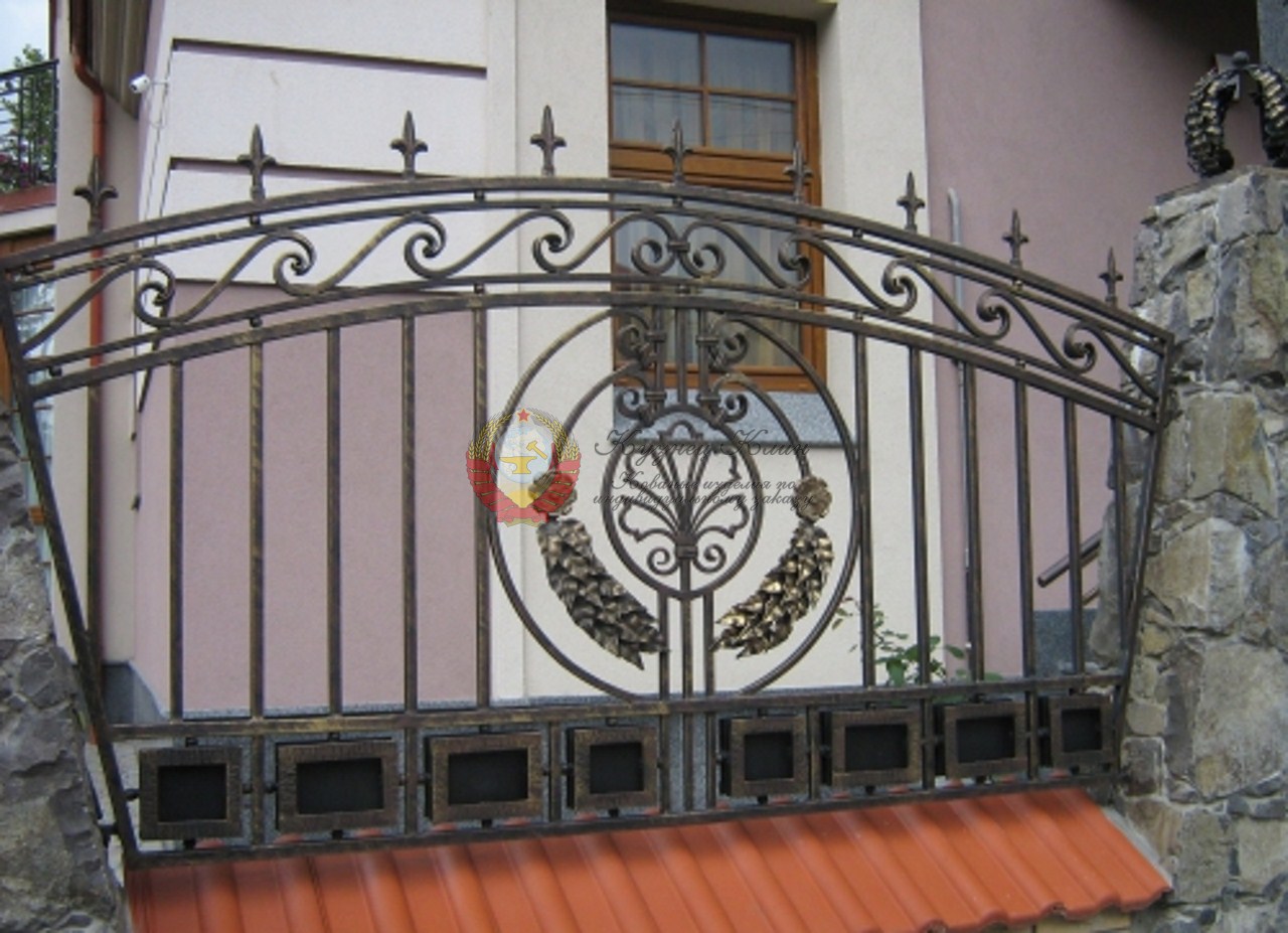 Забор кованый с инициалами