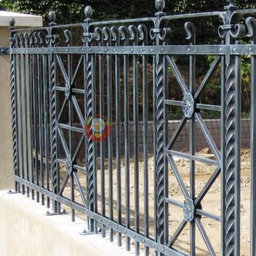 Кованый забор работа по заказу архитектора