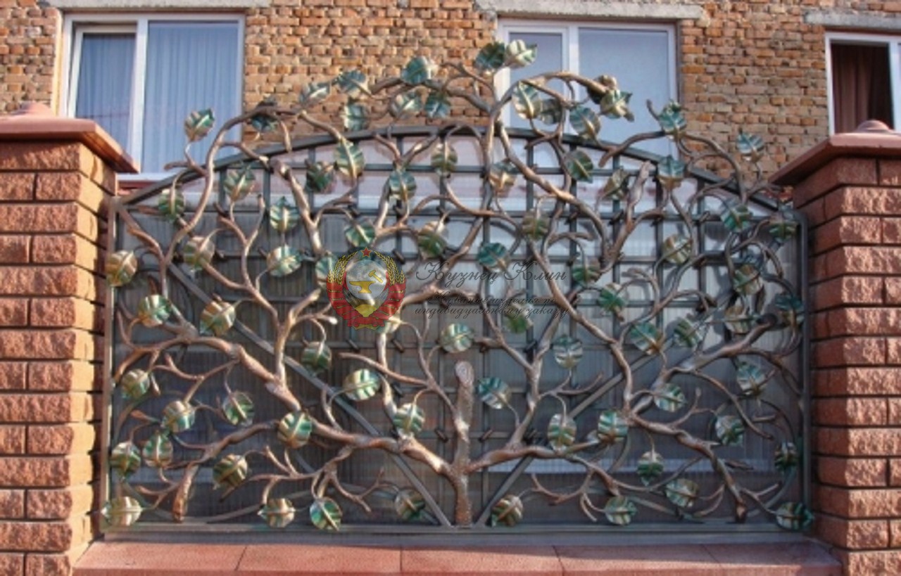 Кованый забор работы дизайнеров
