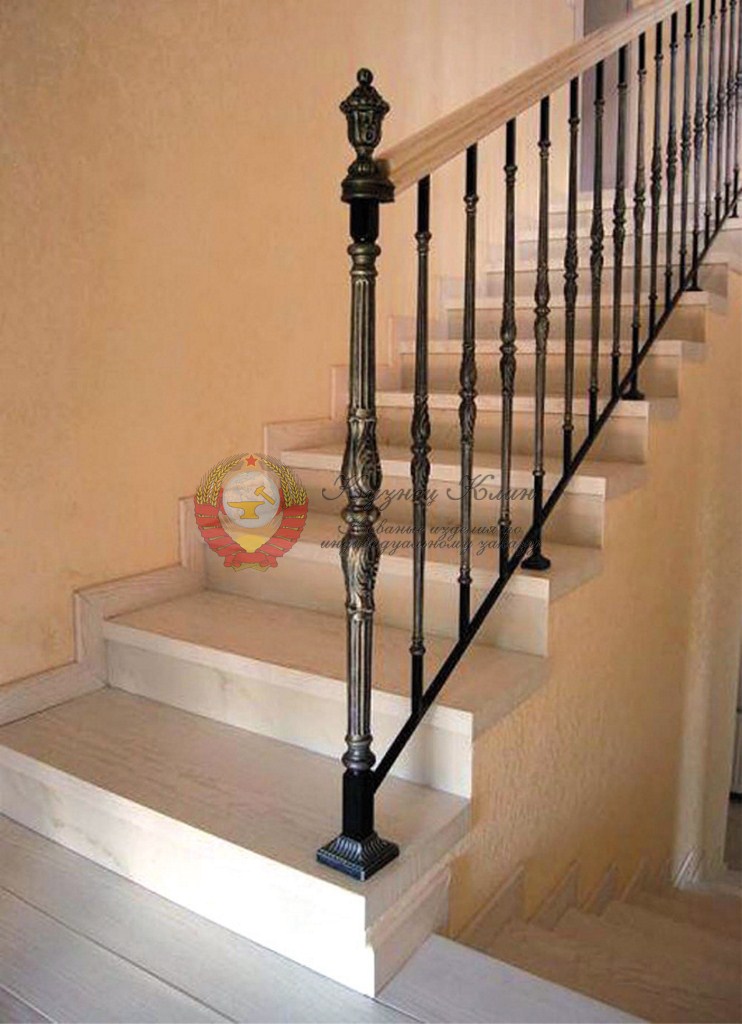 Кованые перила пример крепежа