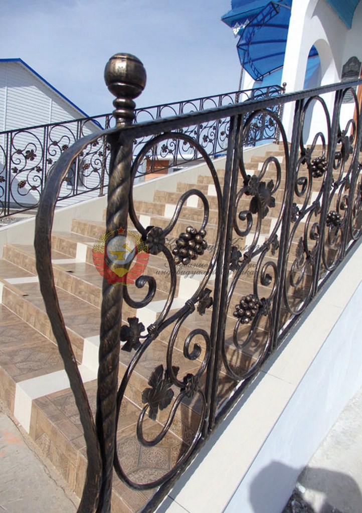 Кованые перила секционные