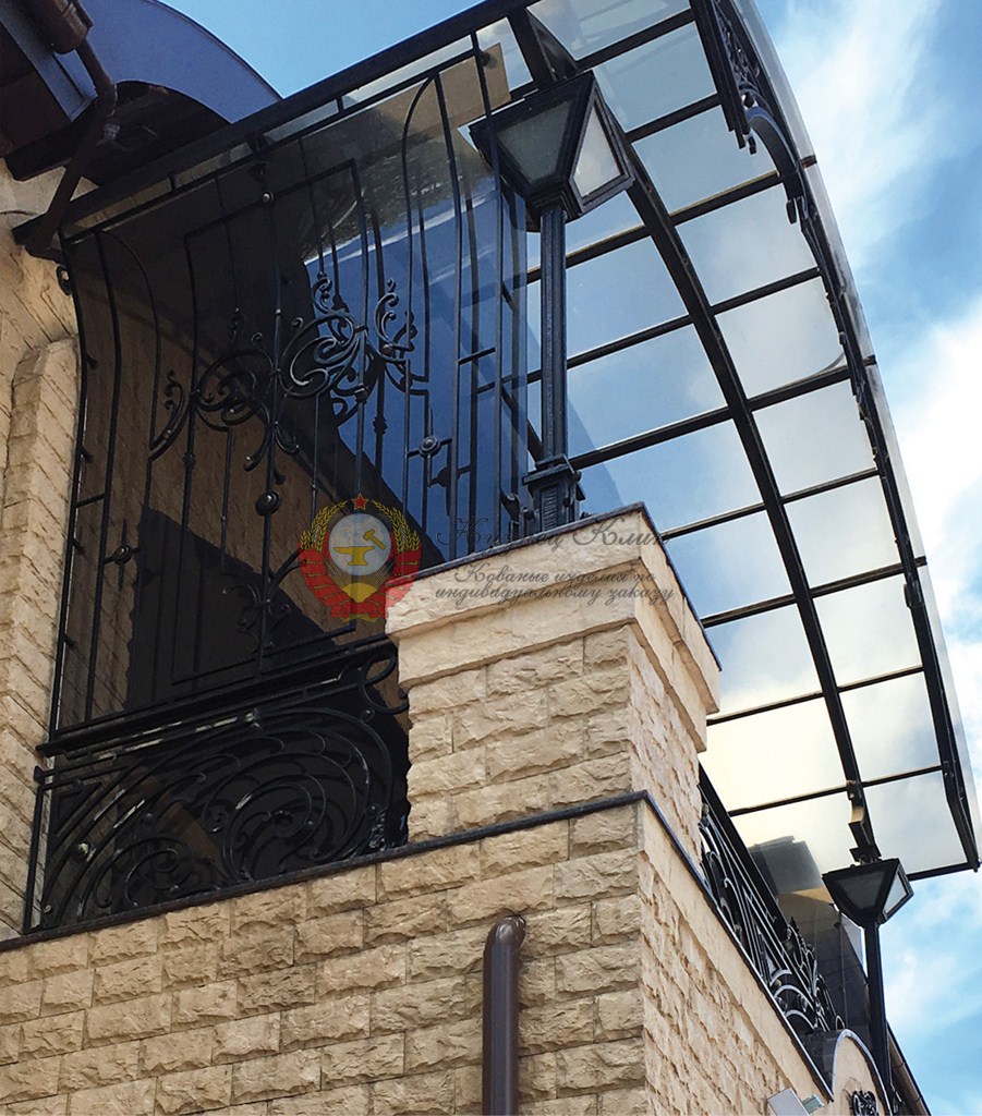 Кованый козырек с декор стенками