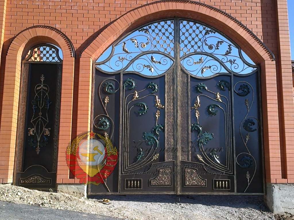 Ворота кованые полукруглые