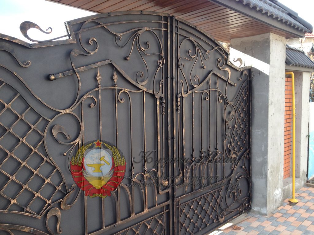 Кованые ворота двуслойные