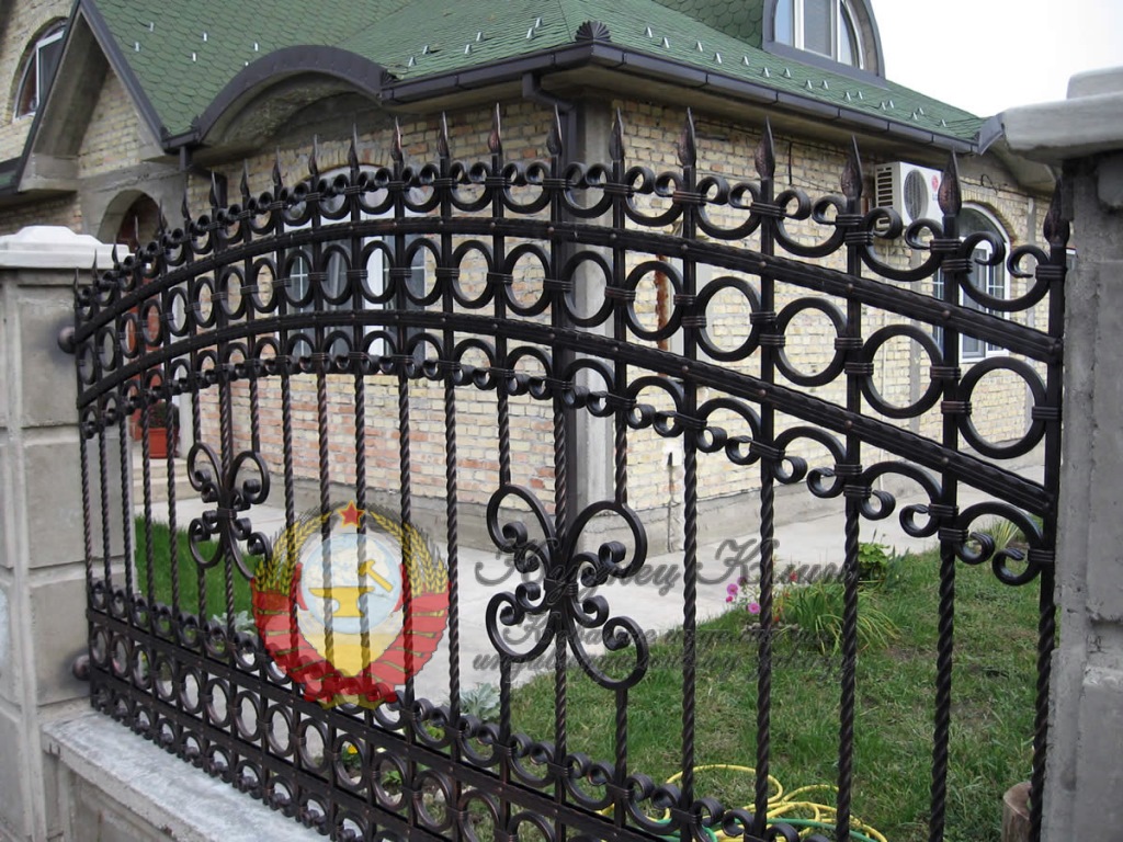 Кованый забор из квадрата