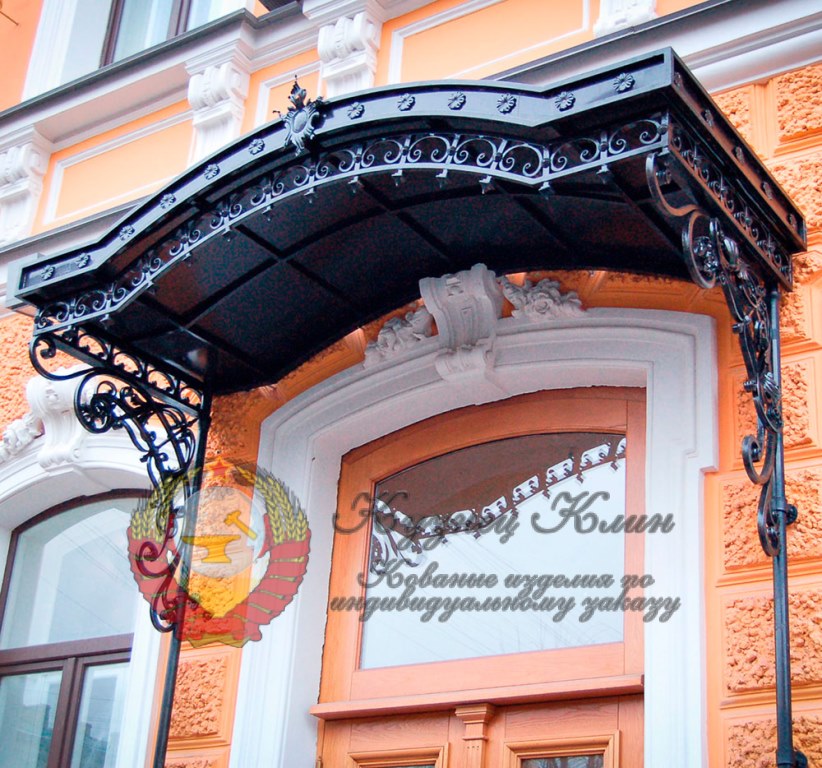 Кованый козырек греческий