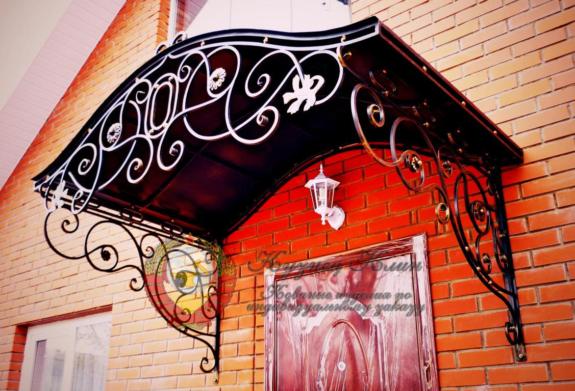 Кованый козырек дуговой