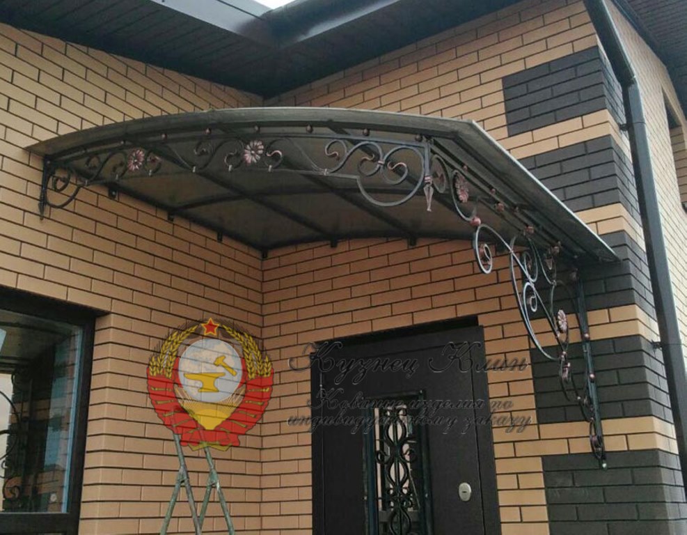 Кованый навес с поликарбонатом