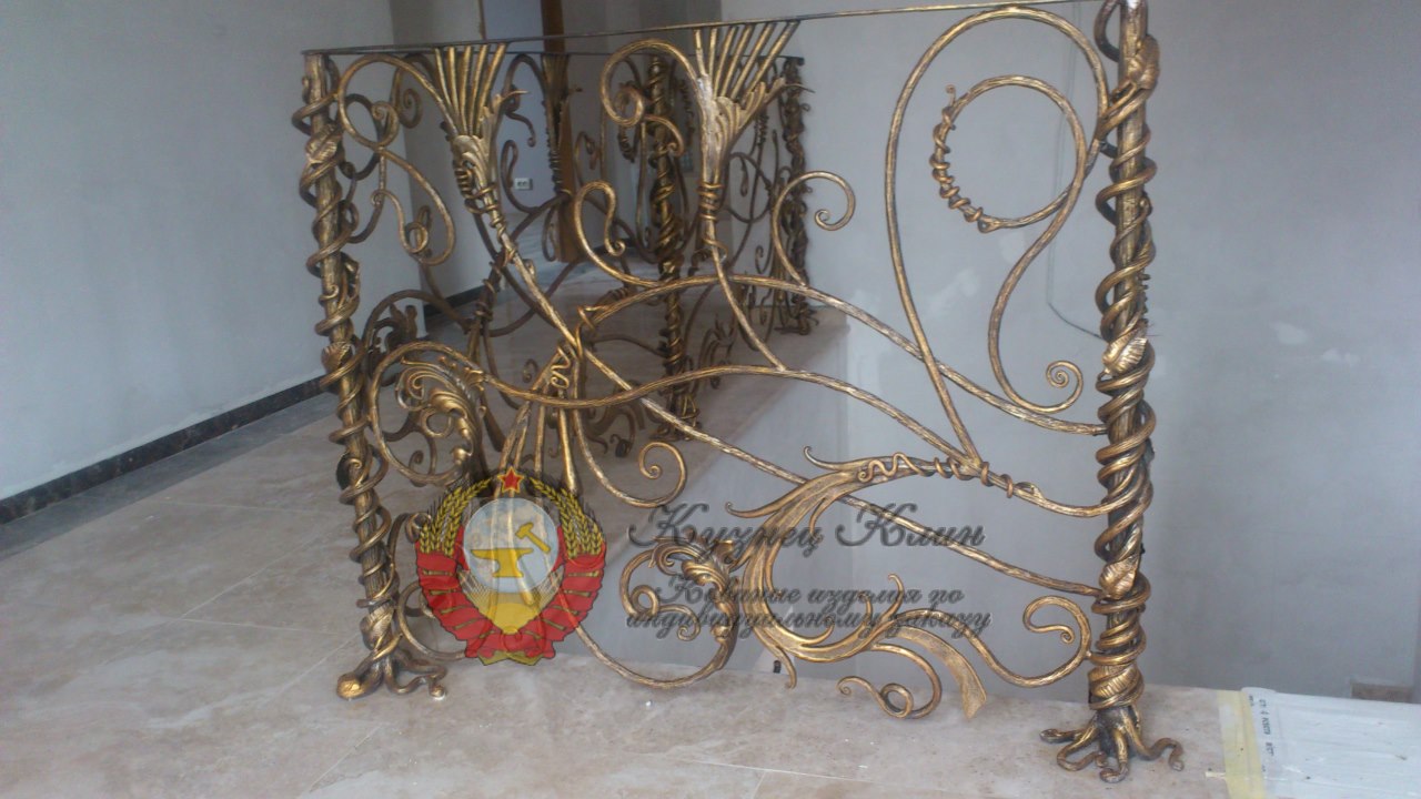 Кованое ограждение в растительном стиле