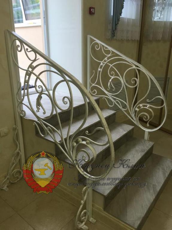 Кованые перила на вход