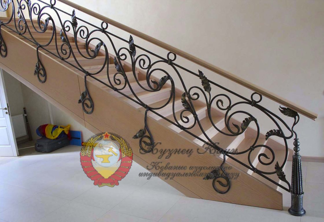 Кованое ограждение лестницы