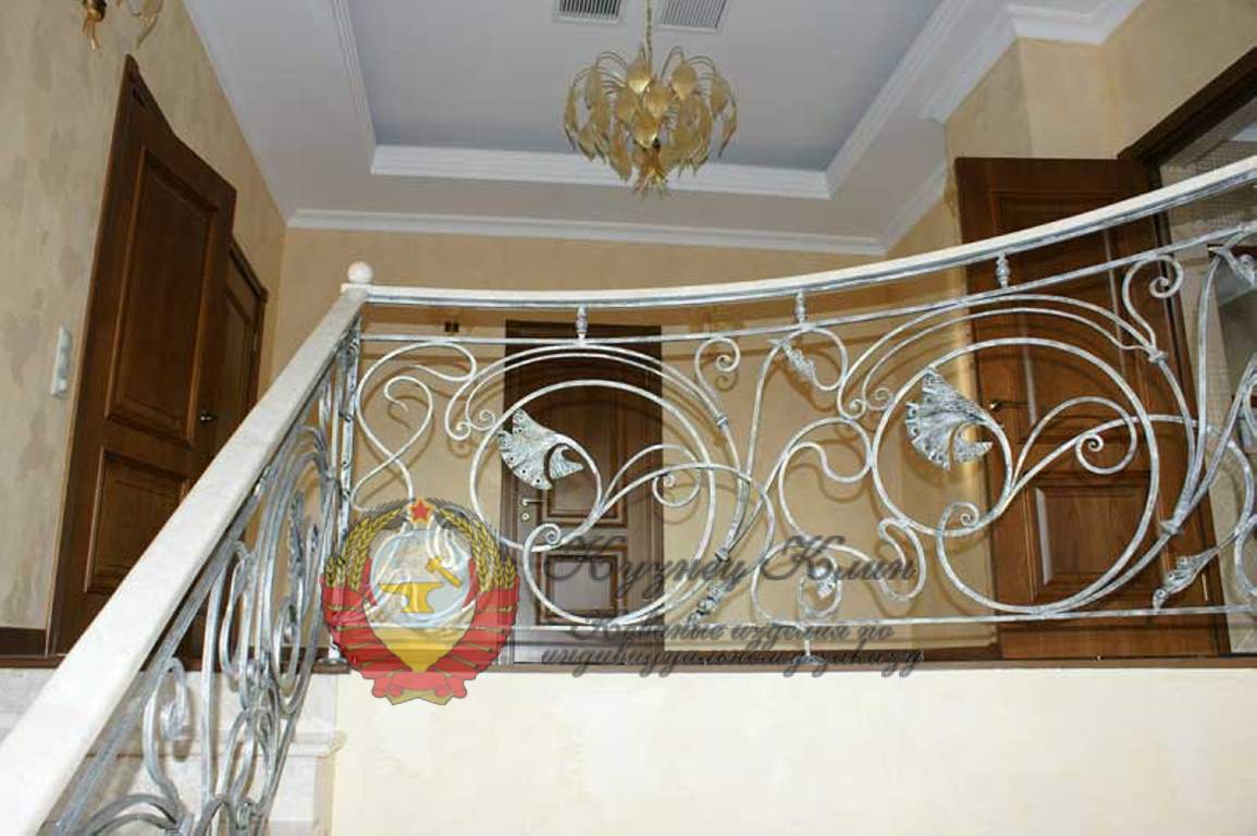 Кованые перила белые